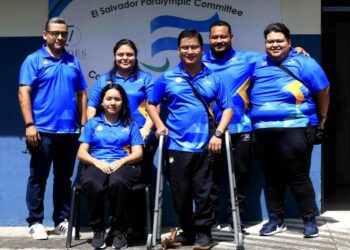 Delegación salvadoreña que participará en los Juegos Paralímpicos partió el martes a Europa