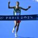 El corredor etíope Tamirat Tola gana el maratón masculino en los Juegos Olímpicos de París y pone fin al dominio de Kenia
