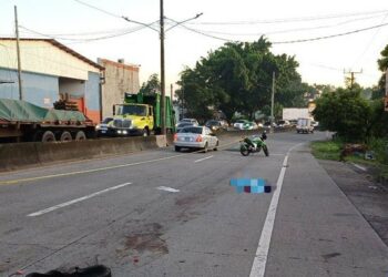 Automovilista huye tras causarle la muerte a un peatón en la Troncal del Norte