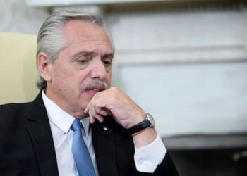 El expresidente argentino Alberto Fernández renuncia como presidente del Partido Justicialista