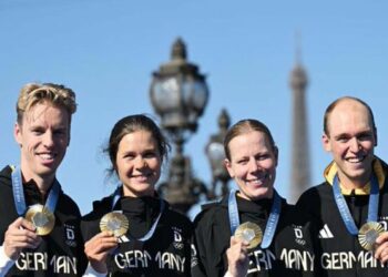 Alemania logra medalla de oro en el triatlón mixto en JJOO