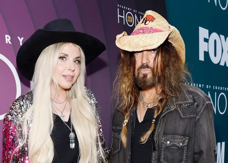 Billy Ray Cyrus y Firerose llegan a un acuerdo de divorcio