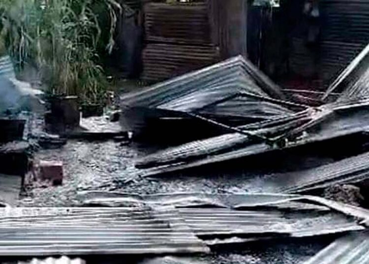 Dan fuego a una humilde vivienda en Petén, Guatemala y encuentran a 6 personas calcinadas dentro
