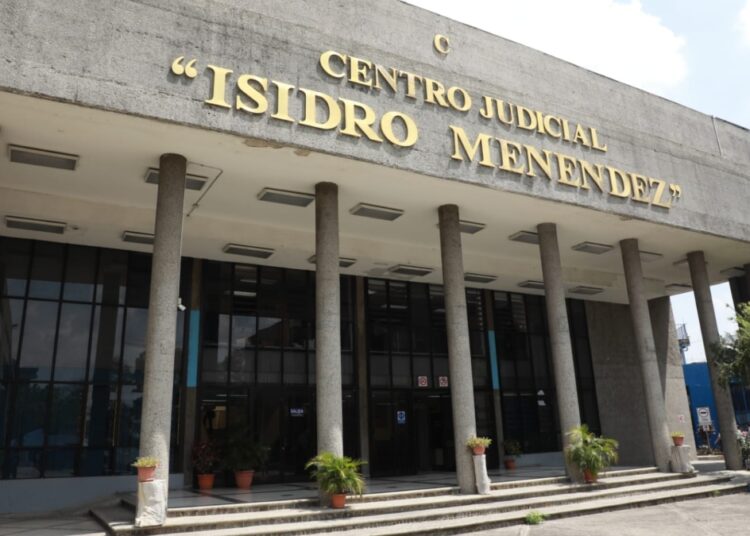 Mujeres prometían pagar $5 a personas por dar «me gusta» a videos en internet, pero todo era una estafa