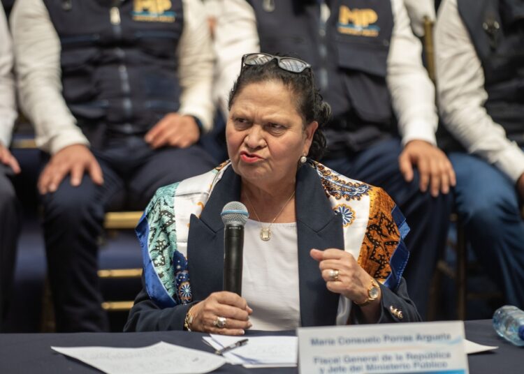 La fiscal general Consuelo Porras pide procesar al presidente de Guatemala