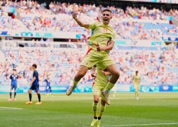 España golea a Japón y acerca la medalla