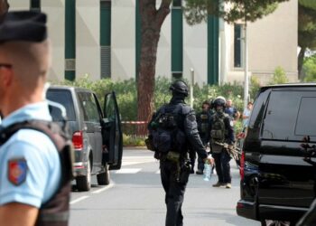 Francia: investigación por terrorismo tras ataque a sinagoga