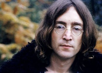 Los lentes circulares de John Lennon fueron vendidas 50 mil dólares en una subasta