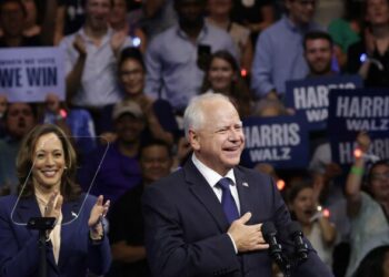 Tim Walz acepta nominación demócrata para ser vicepresidente