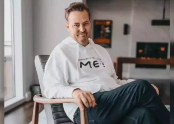 Matthew Perry se colocaba hasta ocho inyecciones diarias y gastaba $55,000 al mes en ketamina