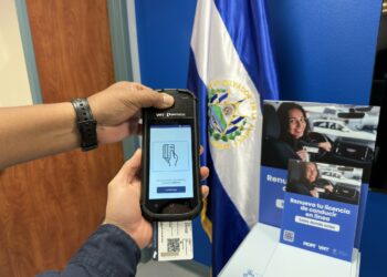 65 mil salvadoreños serán beneficiados con nueva fase del servicio de renovación de licencias de conducir en el exterior