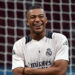 Hackean la cuenta de X de Mbappé con insultos a Messi