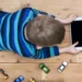 Un estudio reveló las malas consecuencias de darle una tablet o celular a un niño para entretenerlo