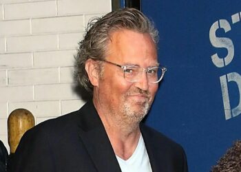 Acusan a cinco personas por muerte de Matthew Perry