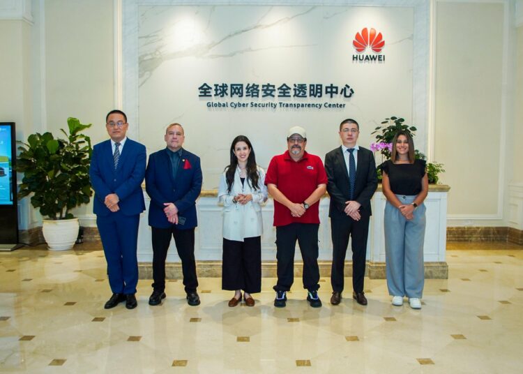 Vicecanciller salvadoreña se reúne con representantes de Huawei en China en busca de mejorar aspectos tecnológicos y energéticos