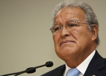 Tribunal admite pruebas en contra de Sánchez Cerén y otros 5 exfuncionarios, en caso «Sobresueldos»