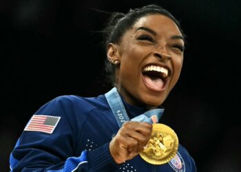 Simone Biles consigue su segundo título olímpico en gimnasia artística