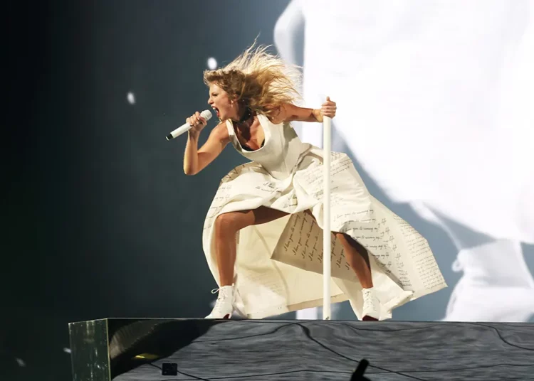 Un sospechoso inspirado por ISIS planeó un ataque suicida en un concierto de Taylor Swift, dicen las autoridades austriacas