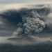 El volcán Shiveluch uno de los volcanes más activos de Rusia entró en erupción