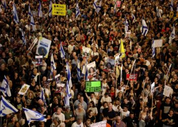 Manifestantes toman Tel Aviv pidiendo una tregua en Gaza