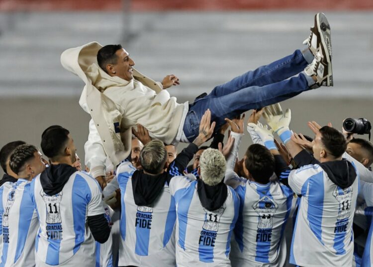 Ángel Di María recibe una inolvidable despedida en Argentina