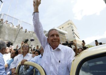 Edmundo González denunció que su salida de Venezuela “estuvo rodeada de coacciones y amenazas”