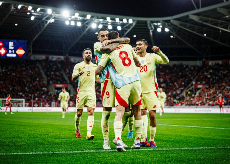 España golea 1-4 a Suiza en un partido en el que jugó más de 70 minutos con uno menos