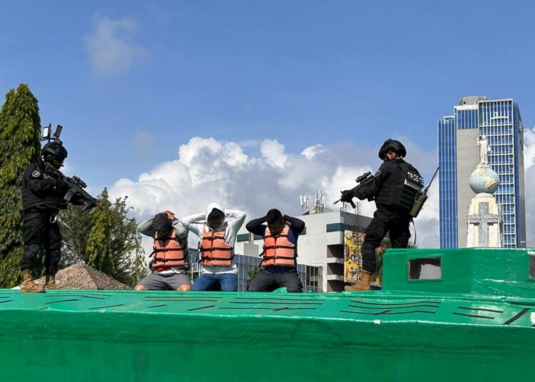 Destrezas de la Fuerza Naval en desfile del 15 de septiembre evidencian la preparación ante el narcotráfico