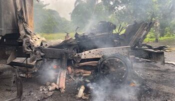 Ataque en base militar deja 2 muertos y 27 heridos en Colombia