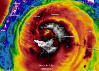 Huracán John toca tierra en México con categoría 3