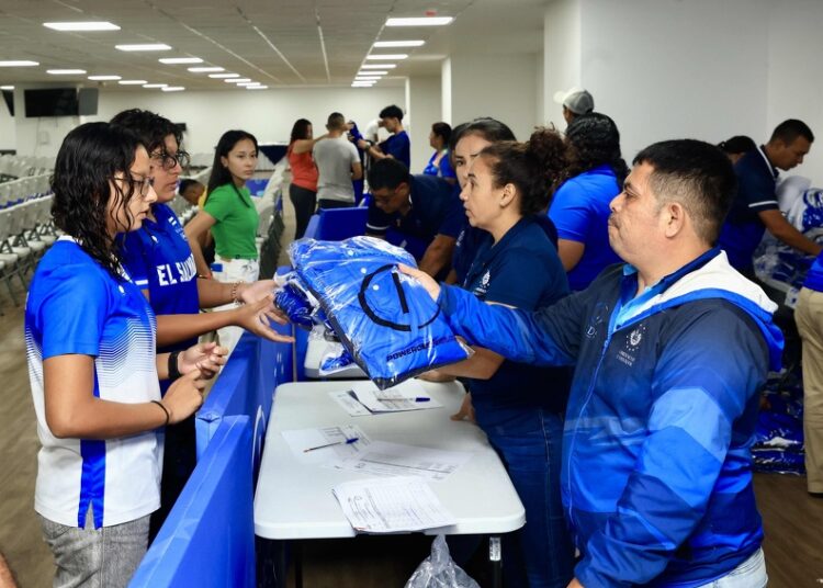La delegación nacional recibió indumentaria deportiva para los Juegos Codicader El Salvador 2024
