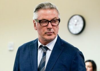 Juez del juicio penal de Alec Baldwin deniega una moción para reactivar el caso