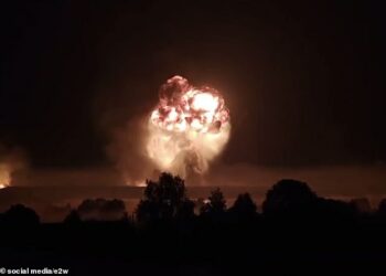 Drones ucranianos atacaron un gran arsenal ruso al noreste de Moscú