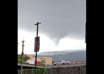 VIDEO | Captan inusual torbellino sobre las faldas del volcán de San Salvador