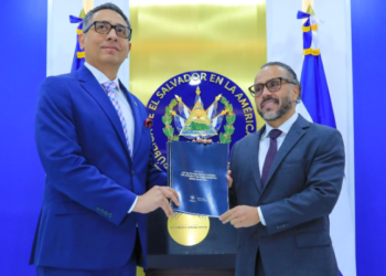 Ejecutivo presenta al legislativo el proyecto de Presupuesto 2025 «totalmente financiado»