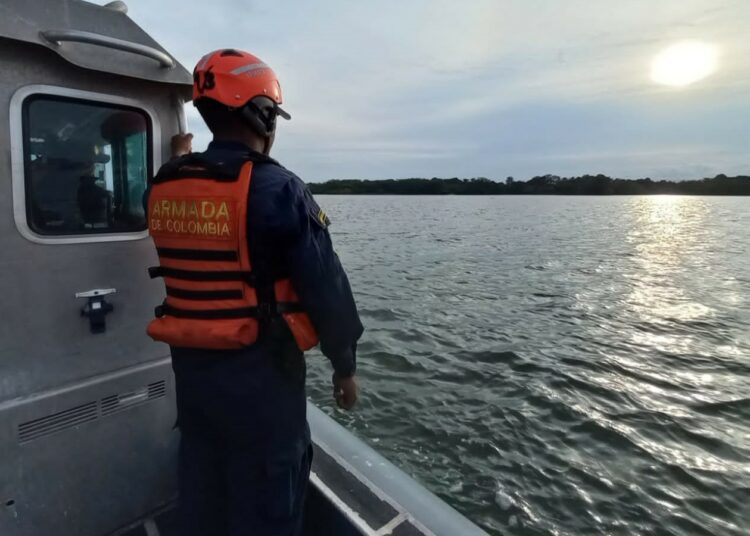 Roban y tiran al mar a 16 turistas en el Pacífico colombiano