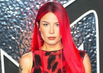 La cantante Halsey fue hospitalizada tras sufrir una convulsión