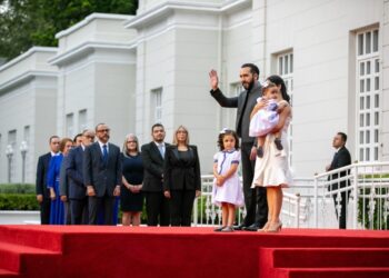 Familia presidencial realiza actos oficiales del Día de la Independencia