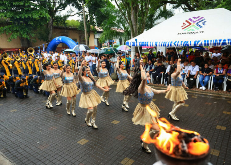 Sonsonate celebró el recorrido de la antorcha de los Codicader 2024