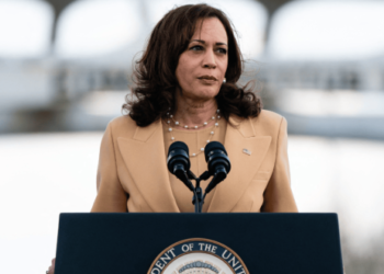 Microsoft dice que operativos rusos intensificaron los ataques a la campaña de Harris con videos falsos