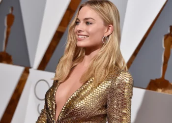 Margot Robbie protagonizará la adaptación ‘Cumbres borrascosas’ de Emerald Fennell