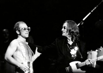 Sir Elton John revela que él y John Lennon ingirieron juntos ‘montañas de coca’