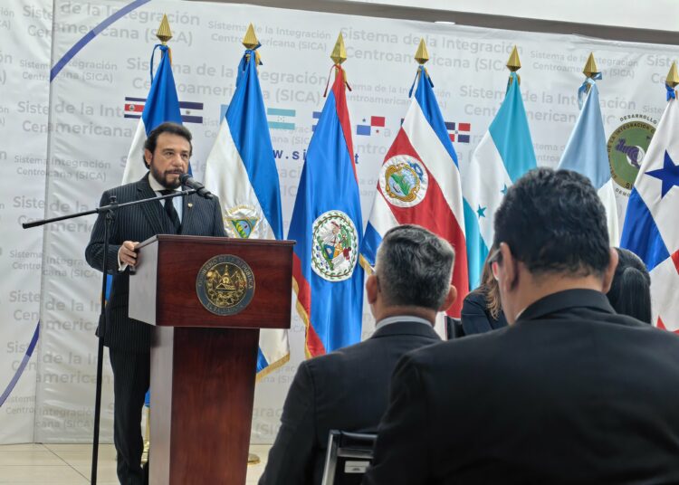 Gradúan la III edición del Diplomado especializado en Integración Centroamericana SICA