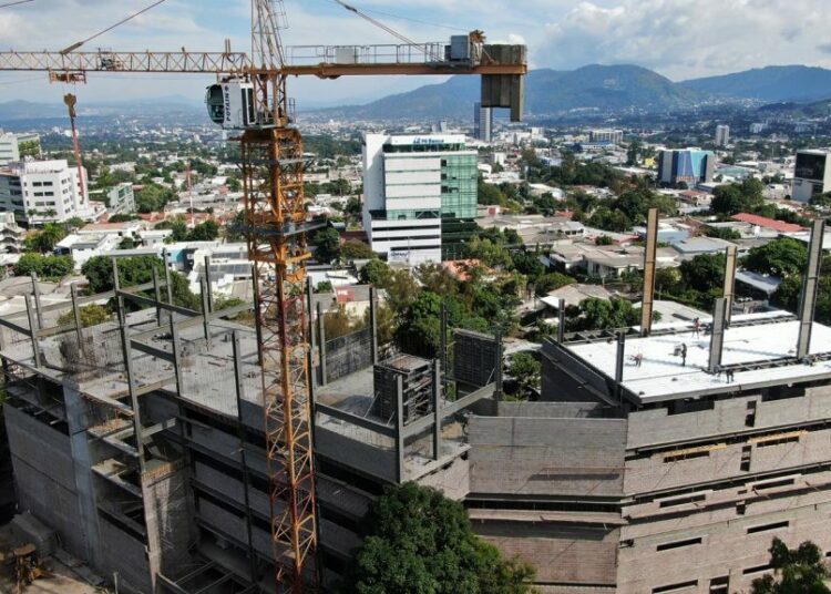 Inversionistas podrán ser exentos de renta hasta por 15 años si construyen en El Salvador torres habitacionales