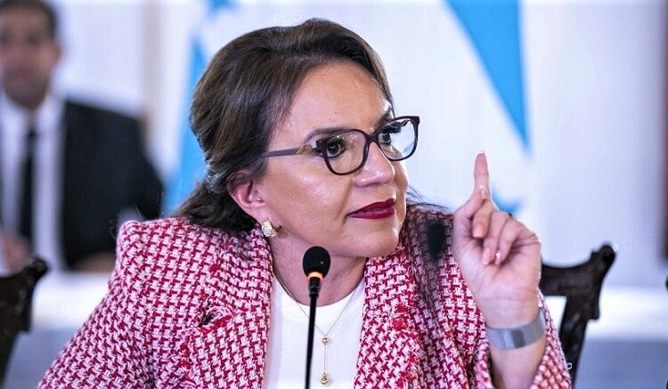 Piden la renuncia a presidenta de Honduras tras narcoescándalo que involucraría a familiares