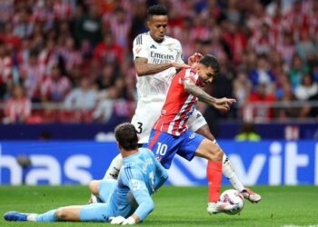 En un partido lleno de polémicas, el Atlético Madrid y Real Madrid igualaron 1-1 por LaLiga