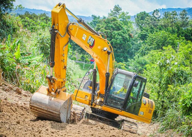 MOP inicia trabajos para eliminar cárcava de 30 metros en Soyapango