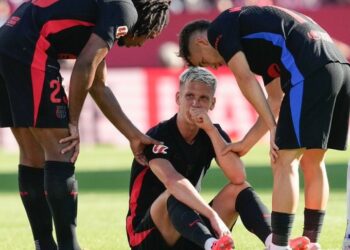 El jugador del Barcelona, Dani Olmo estará entre cuatro y cinco semanas de baja