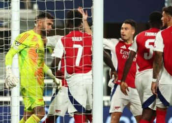 El portero David Raya salva al Arsenal