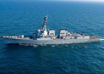 Los rebeldes hutíes de Yemen atacaron con misiles balísticos a tres destructores de Estados Unidos en el Mar Rojo